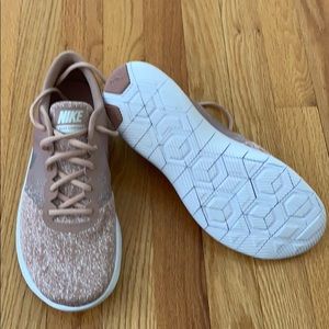 Never worn Nike shoes